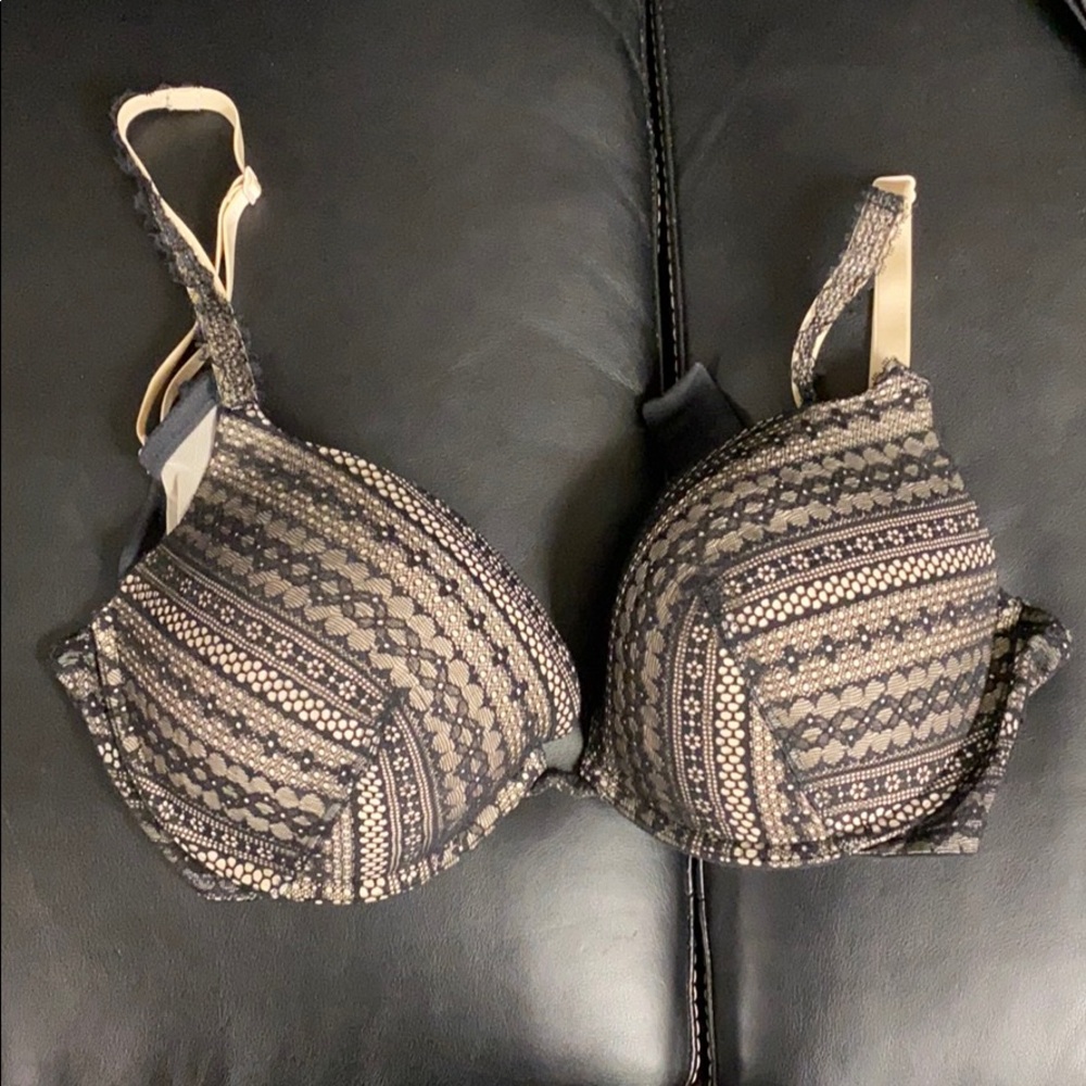 Pattern Bra - 36D - Picture 2 of 4